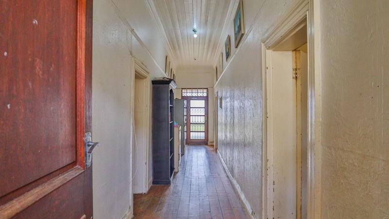 4 Bedroom Property for Sale in Sea Point Western Cape